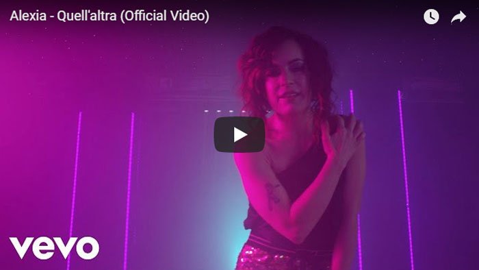RadioR101's tweet photo. "Quell'altra si muove sicura, conosce la vita a memoria"
Il video di "Quell'altra" di #Alexia su R101.it: https://t.co/t2UpBYAylM
Anche Alexia sarà sul palco al "Wind Capodanno in Musica" di R101 il 31 dicembre, biglietti disponibili qui: https://t.co/jDdfyNPfsX https://t.co/dISlIe4stz