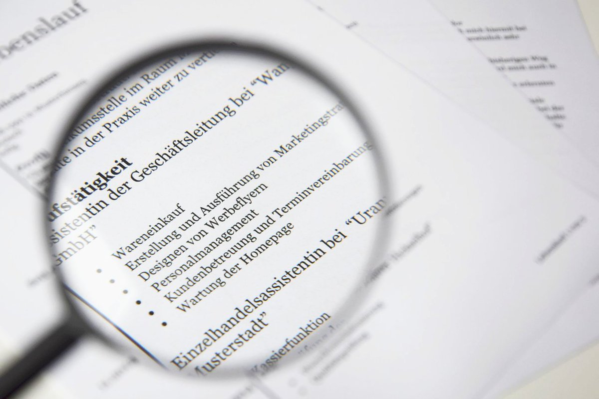 EZResumeSrvcs's tweet photo. The skills required for jobs can vary, even if they have the same job title. Show you're a match by adjusting the keywords and tailor your #resume for each position! #JobSearch #PassATS #GetInterviews https://t.co/1Uaq8HZRS9