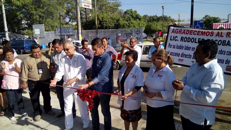 Rodolfo_Esco's tweet photo. La mañana de hoy acudimos al Hospital de Oftalmonologia de Ciudad Renacimiento donde se realizo una modificacion al camellon central  para facilitar el acceso a dicho hospital el cual    beneficiará principalmente a los pacientes que acuden a diario a esta Institución Médica. https://t.co/22xACvRqj3