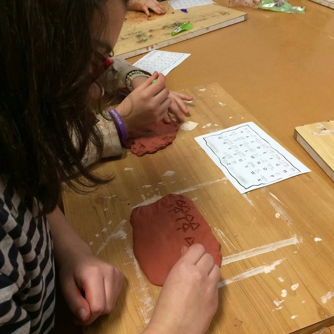 SALESTARRAK's tweet photo. Today we have written our names the same way the Mesopotamians used to!
#mesopotamia
#cuneiformwriting
#sumerianalphabet
#firstcivilisations
#history
#art
#bringoutTheBest https://t.co/tox5cwAxdY