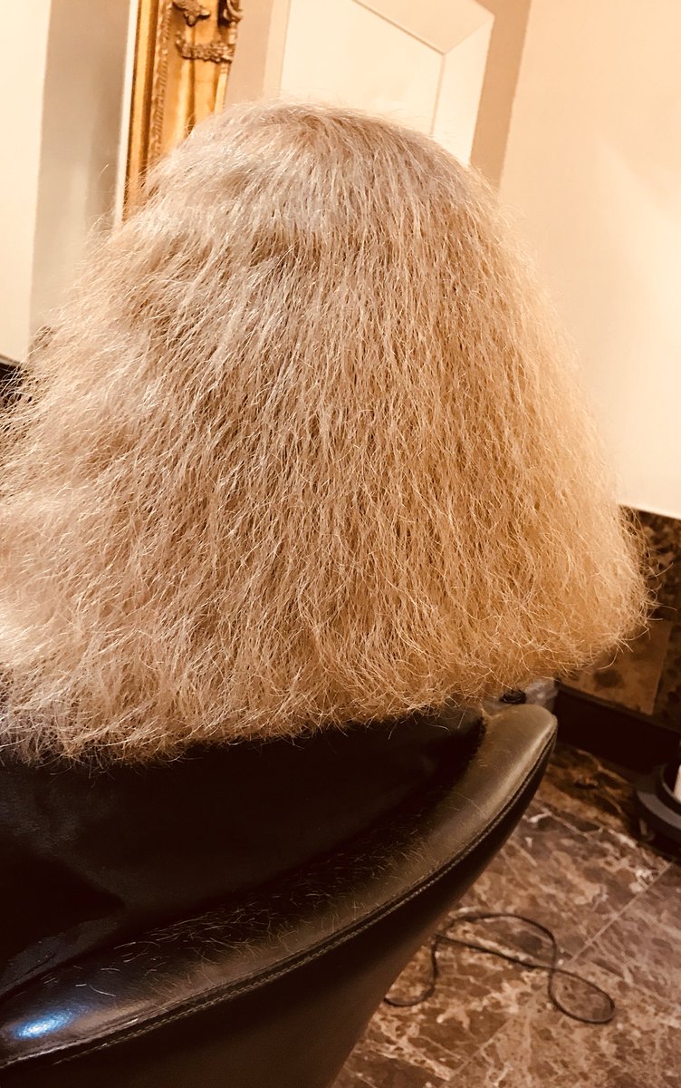 Matthewmayfair's tweet photo. Weβve been cutting some serious shapes today in the salon and lots of colour enhancing from he colour team,,, Thankyou for your great efforts today in the salon superb feedback and such a talented team ,,, thanks to all #fabuloushair #colourenhance #livingwell #beautiful https://t.co/dG2sfGE2mm
