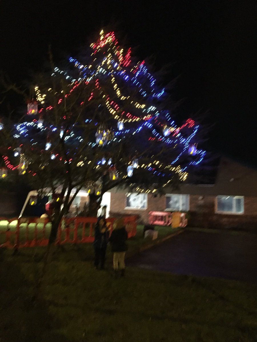 WarnerFancy's tweet photo. School lantern Parade and Santa @LytMinUptonTC https://t.co/eZXBrJ4LYC