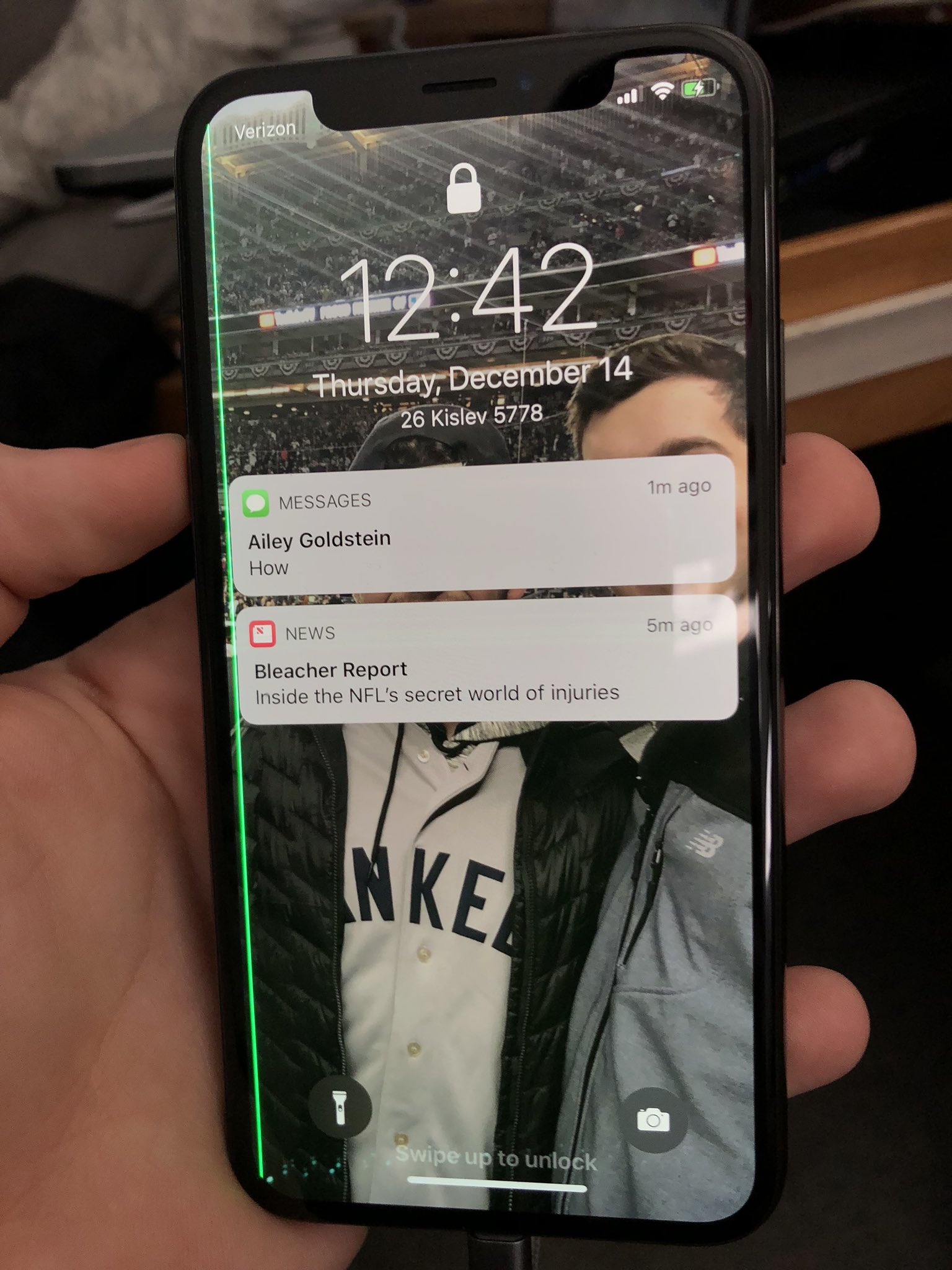 Austin Applesupport Just Got The Iphone X How Do I Fix This Issue Of The Green Line On The Left Side Of My Screen T Co Oxscn2ykec Twitter