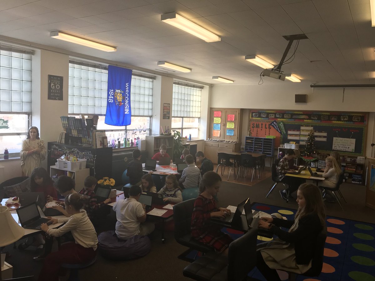 MrsMuenster_ND's tweet photo. Flexible Seating and 1:1 Chromebooks. Life is good in room 204! @NDDPRaiders #iteachfourth #flexibleseating #onetoone https://t.co/b5NlDkHafb