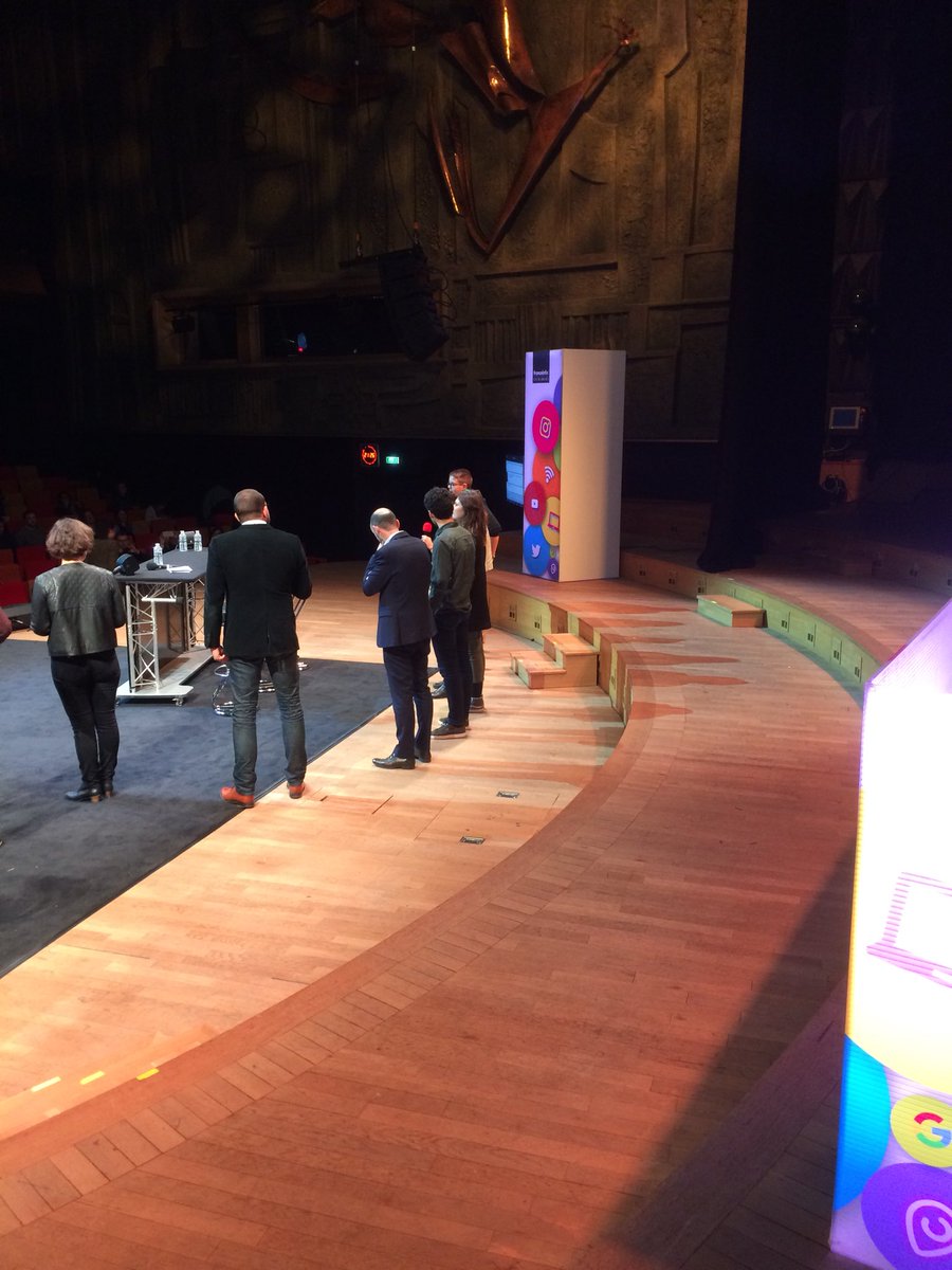 liutkus's tweet photo. La mention étudiante du Prix #Newstorm de l’innovation éditoriale de @franceinfo est remise à @EPJTours pour #factoscope https://t.co/6JdUiGG71x