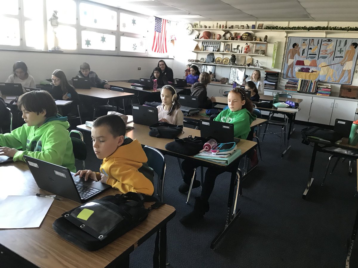 kfajks's tweet image. Coding Egyptian cartouches with @scratch in @KatieBiewer class today! @AHSD25Thomas @ahsd25 #hieroglyphics #kidscancode #HourOfCode2017