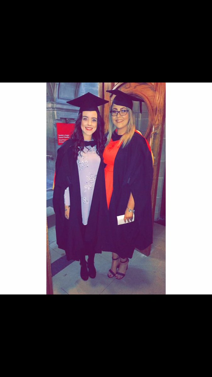 NyrsysCCC's tweet photo. O fyfyrwyr Cymraeg i nyrsus Cymraeg @SophieAnnBurges @IechydDaBangor @prifysgolbangor @colegcymraeg @mwy_na_geiriau #prowd https://t.co/eRUUkEaX13
