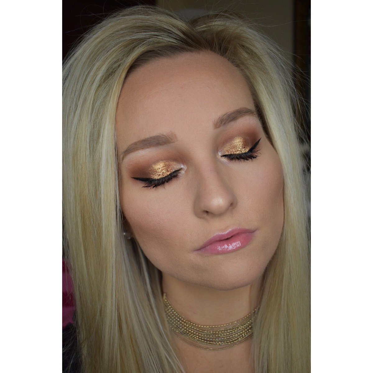 megan_soldat's tweet photo. I think I found my favorite Christmas look:: a gold cut crease eye! Shadows are from the @MorpheBrushes 39A Palette. On the lid is @ArdencyInn eyeshadow in the shade, Copper. 
#morphe #morphe39a #daretocreate #gold #cutcrease #ardencyinn #christmasmakeup #holidaymakeup #makeup https://t.co/KlJDZ0ghtw