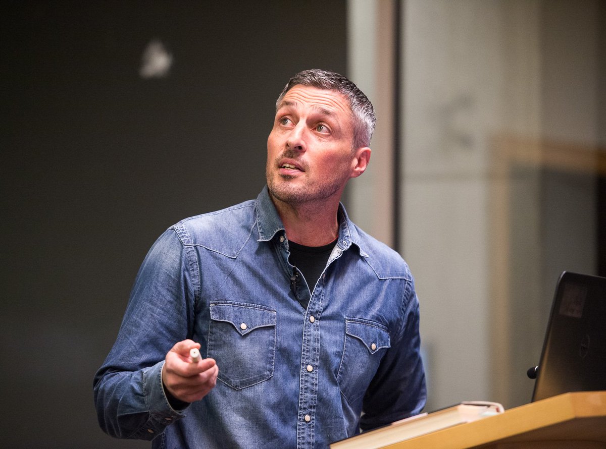 ubcSPPGA's tweet photo. On December 5th, we had the honour of hosting internationally-renowned photographer and UBC alum, @finbarroreilly. He shared his experiences in war that are documented in his new book, #ShootingGhosts. Check out some of the event highlights here: https://t.co/qVmzOhXncD https://t.co/sCD8pnlIsQ