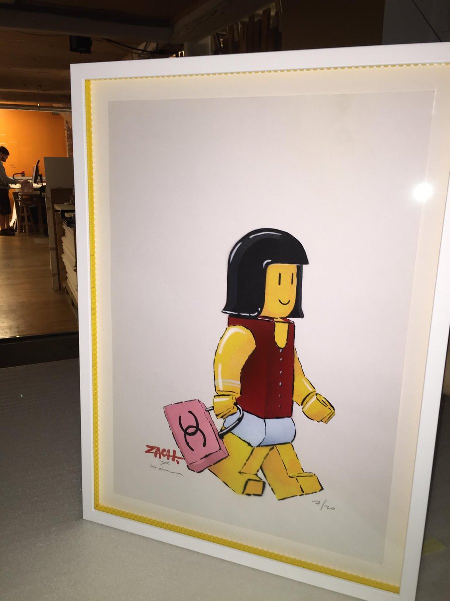 MisterFrameMan's tweet image. #throwbackthursday #ErnestZacharevic
From the archive, we bring forth...Lego box frame spacers!