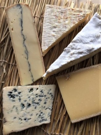 RugbyCheese's tweet photo. Hi #RugbyHour! Looking for the perfect Christmas gift? We sell the finest cheese in Rugby as well as a range of giftware, chutneys and crackers. We are closed this Sunday and then open EVERY DAY until Christmas! 27 Bilton Green. See you soon! https://t.co/5NBAnictWR