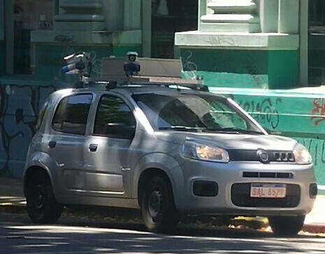 OPetinatti's tweet photo. El auto de #VolverAlFuturo versión IntendenciaMontevideo. #Aguinaldo https://t.co/XhTWZPrZch