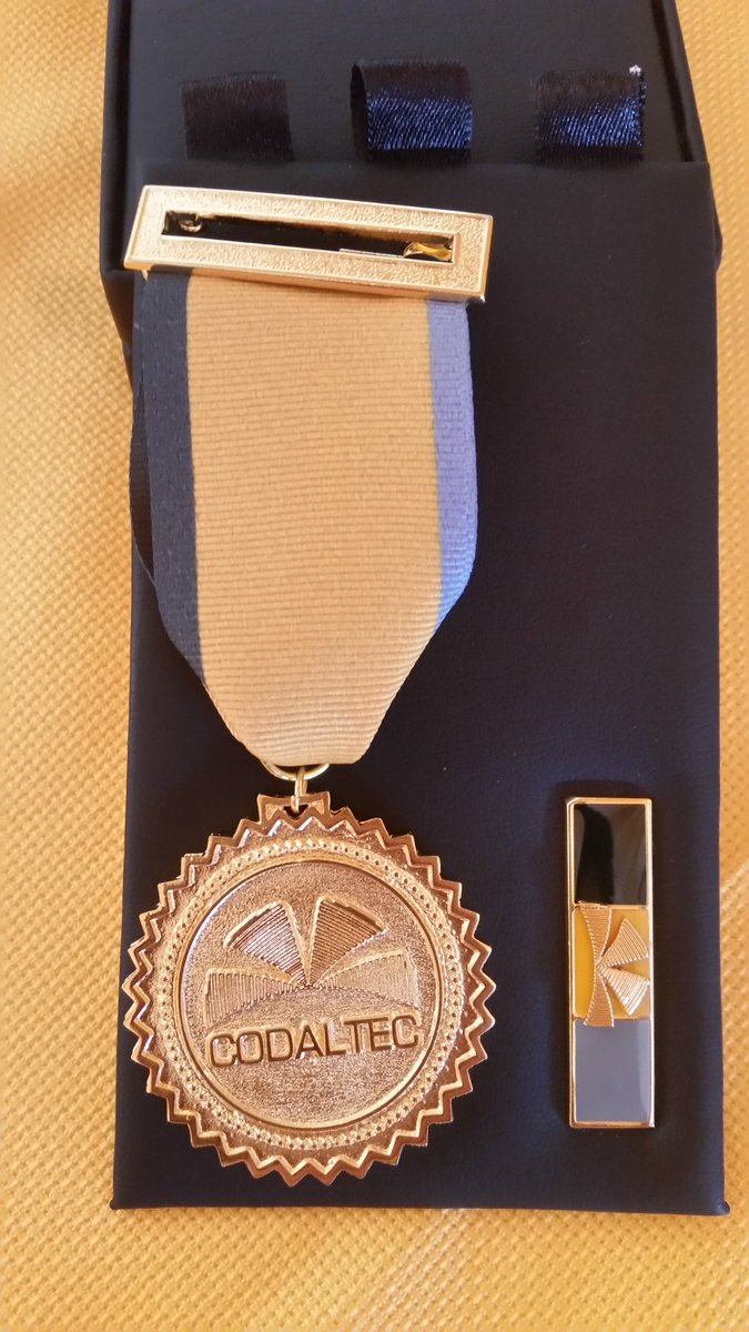 Codaltec's tweet photo. Medalla de la Corporación de Alta Tecnología para la Defensa - @Codaltec que se otorga a todos aquellos que se destacan en el ambito de la #CTeIDefensaCol #SomosGSED https://t.co/RcZxnbfDBI