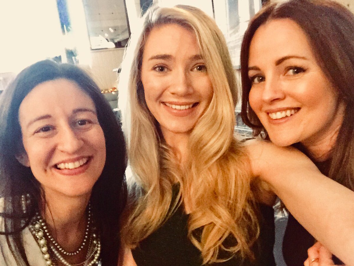 1CCaroline's tweet photo. #team 🥂🤩 https://t.co/bewn6f8uPo