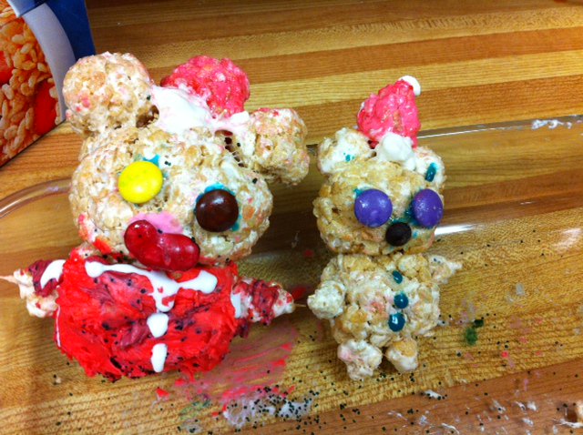 Christmas Teddy Bears! <a href="/ManachabanMS/">École Manachaban</a>  #TreatsForToys