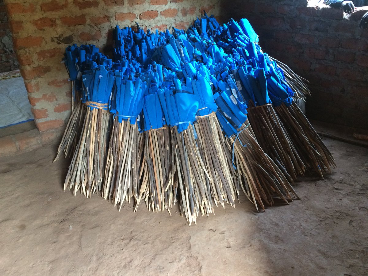 hatmepp's tweet photo. The team have been out in Uganda to see the fantastic combination of tsetse control and sleeping sickness diagnostics in action! @LSTMvector @FINDdx #NTDs #elimination #HAT #tinytarget #RDTs https://t.co/ZhJcUTLlU6
