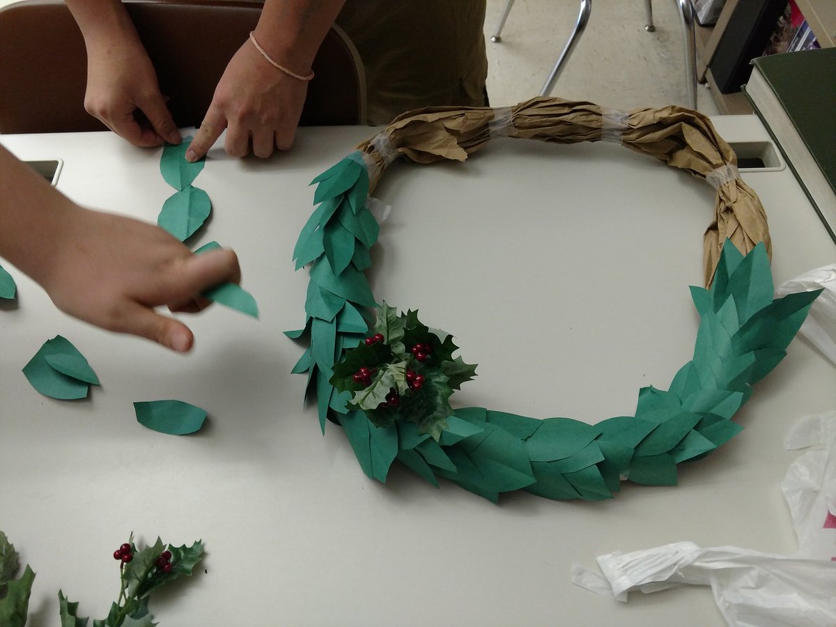 olstadia's tweet photo. After school seasonal door decorating at the high school. #DCEWeAreOne https://t.co/SPY0QhM4rB