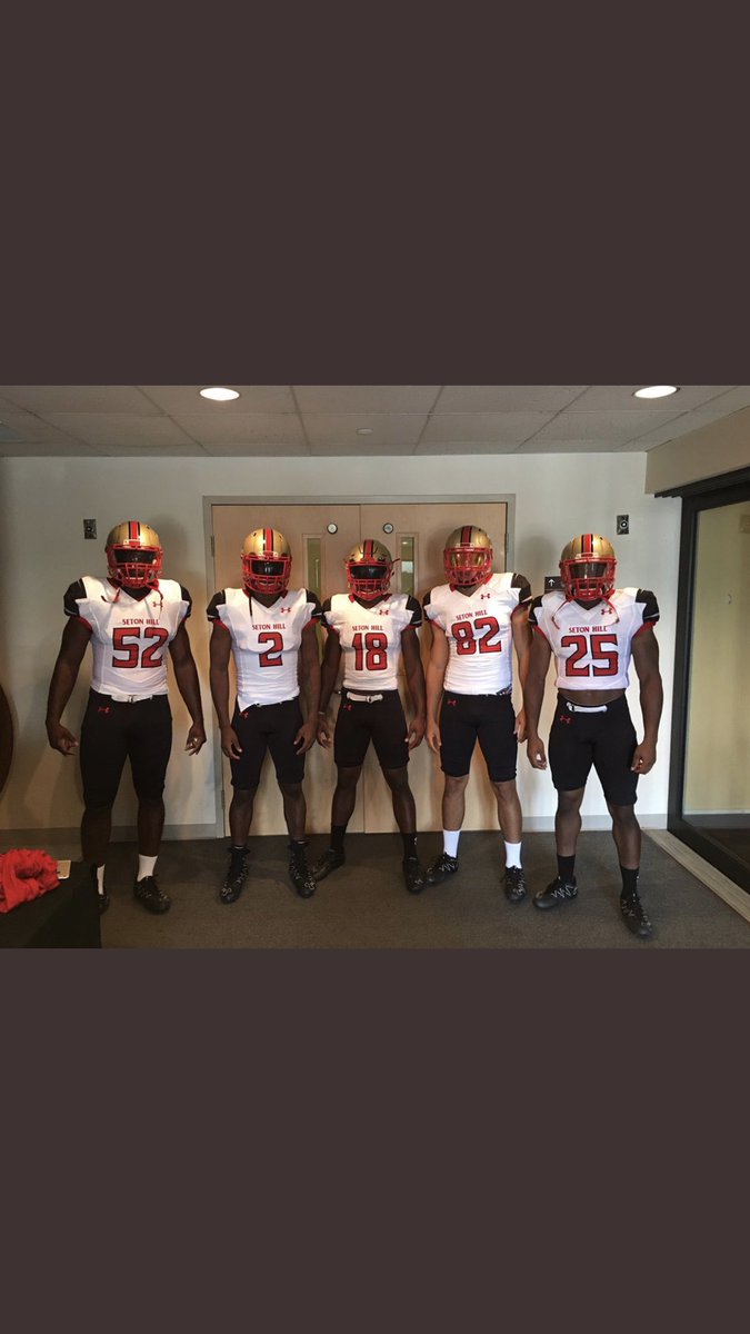 purpinalways's tweet photo. Blessed to say I have received my 1st offer from seton hill #Bigwil🦁@CoachDRedd https://t.co/MxbF6nxNUJ