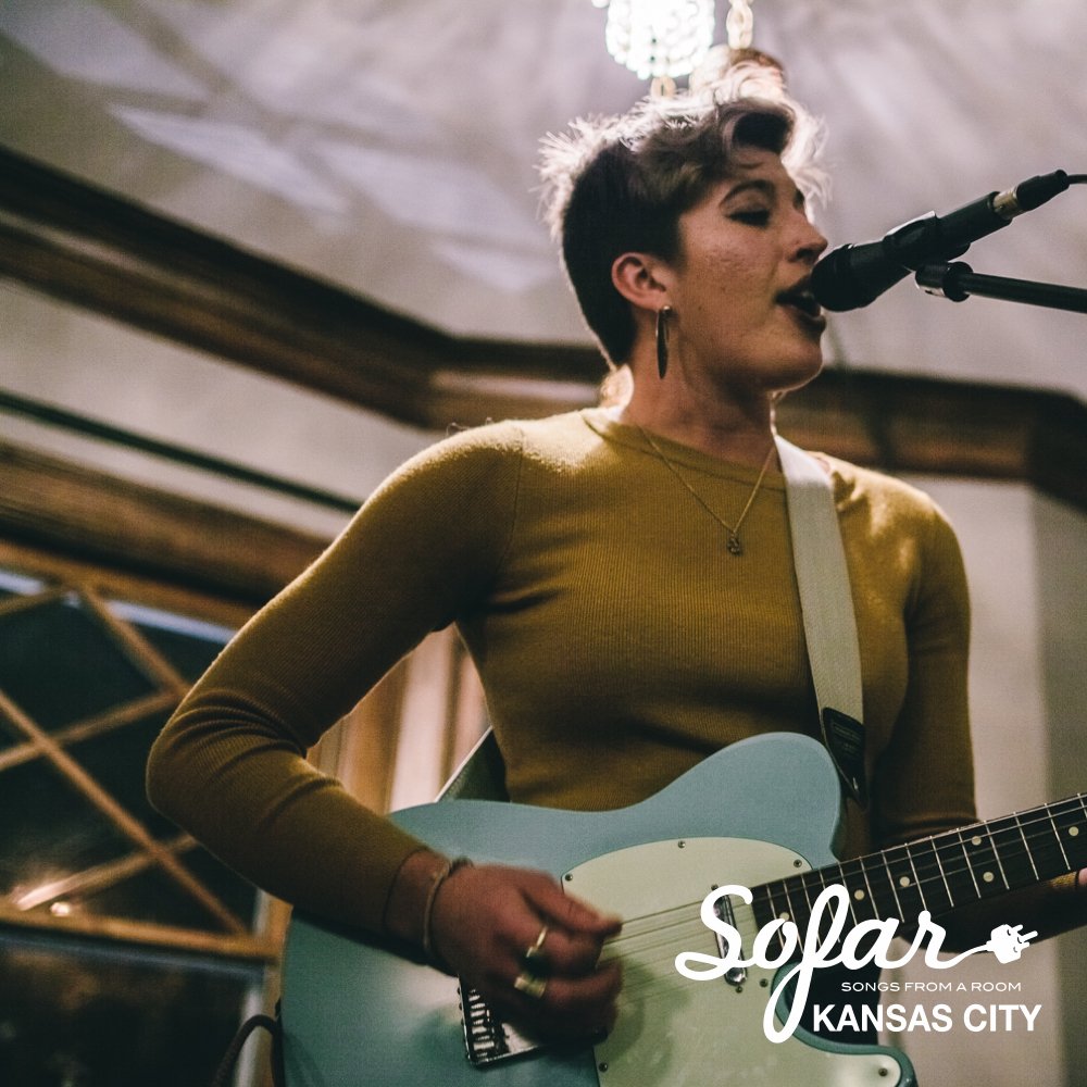 LiveListenShare's tweet image. Kat King, @weareoliviafox, and Instant Karma! still have us swooning after their show with @sofarsoundskc 😍. Check out our review and gallery on the site goo.gl/5ffS5k // 📸 @mannarisms,  ✏️ @c3stevie