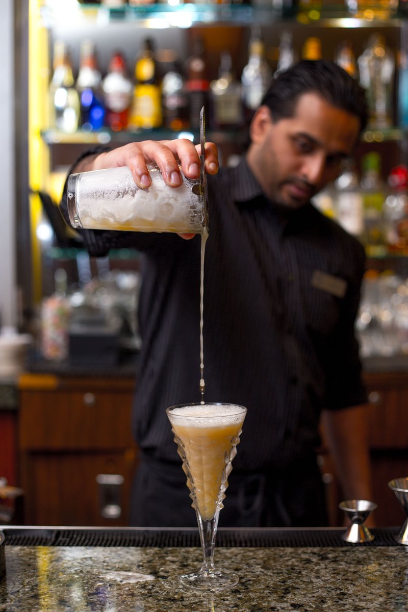FairmontWpg's tweet photo. Meet you in the VG Lounge? #thirstythursday
.
.
.
.
#whiskeysour #vglounge #cocktail #winnipeg #lounge #bar https://t.co/5GNZfEDk4X