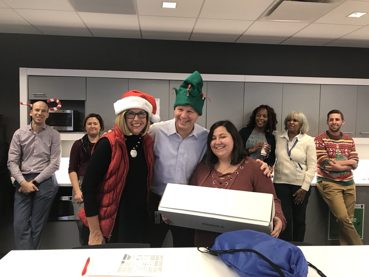 cinthiawalker18's tweet photo. The HR Cube decorating contest was a success! Congrats to the winners  and a BIG thank you goes out to all who helped bring the holiday spirit to the 25th floor ❄️☃️ https://t.co/py9iUUK2gd