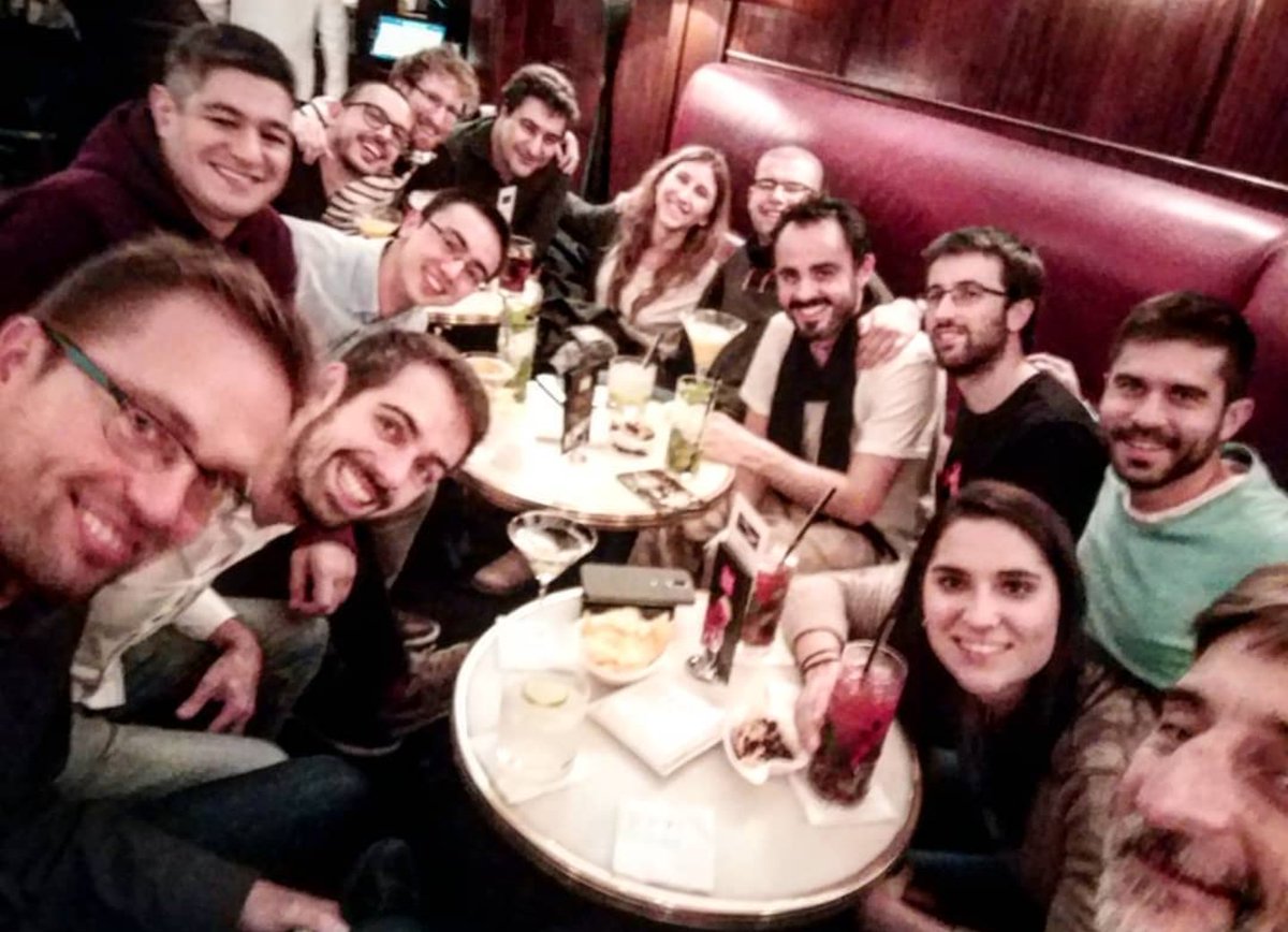 elisenda_bou's tweet photo. Hi haurà molts equips, però aquest és el millor. M'encanteu. https://t.co/e2HJbb8jFd