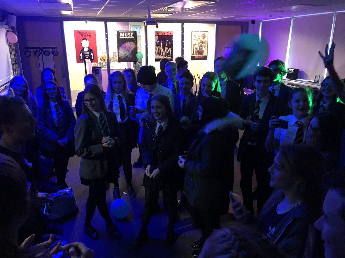 Papps7's tweet image. After a week packed full of concerts and performances (and with more still to come) @TorquayAcademy music students still found time to pull off an epic surprise leaving party for @jonnybrinson. They even got him a pair of Converse as a leaving present!  🎁 #coolkids