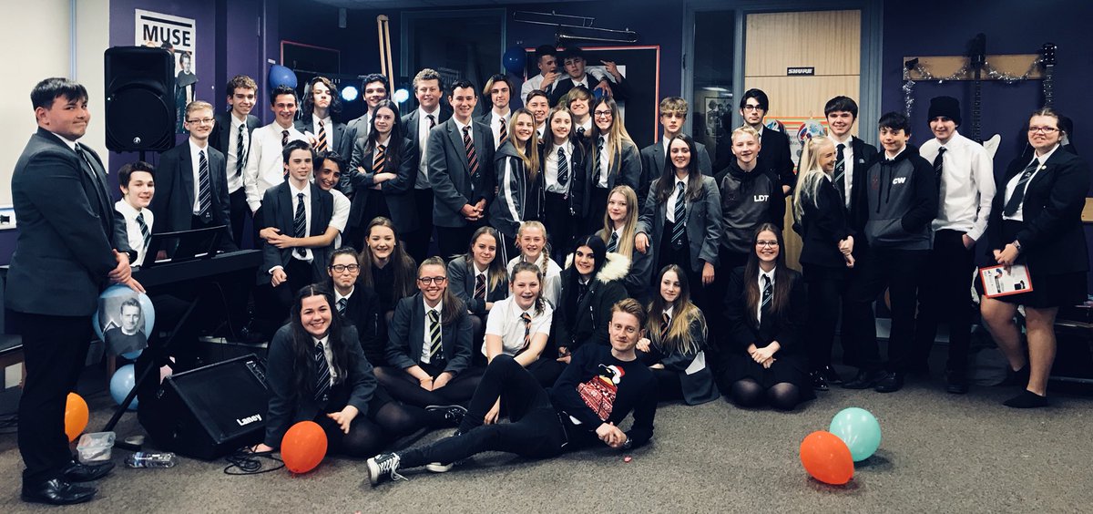 Papps7's tweet image. After a week packed full of concerts and performances (and with more still to come) @TorquayAcademy music students still found time to pull off an epic surprise leaving party for @jonnybrinson. They even got him a pair of Converse as a leaving present!  🎁 #coolkids