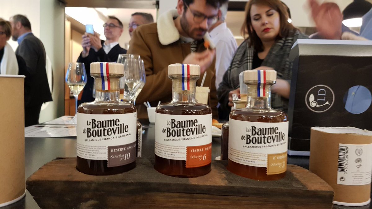 LBBouteville's tweet photo. Magnifique #degustation en ce moment avec @CaviarDeNeuvic à #Paris ! Après un super #marchedenoel chez @MeukowCognac , votre #balsamique favori fait encore parler de lui! #muchmorethanavinegar #Gastronomie #SavoirFaire #Foodies #madeincharente #joie #plaisir https://t.co/iSdtFqqnL9