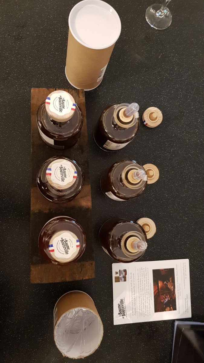 LBBouteville's tweet photo. Magnifique #degustation en ce moment avec @CaviarDeNeuvic à #Paris ! Après un super #marchedenoel chez @MeukowCognac , votre #balsamique favori fait encore parler de lui! #muchmorethanavinegar #Gastronomie #SavoirFaire #Foodies #madeincharente #joie #plaisir https://t.co/iSdtFqqnL9