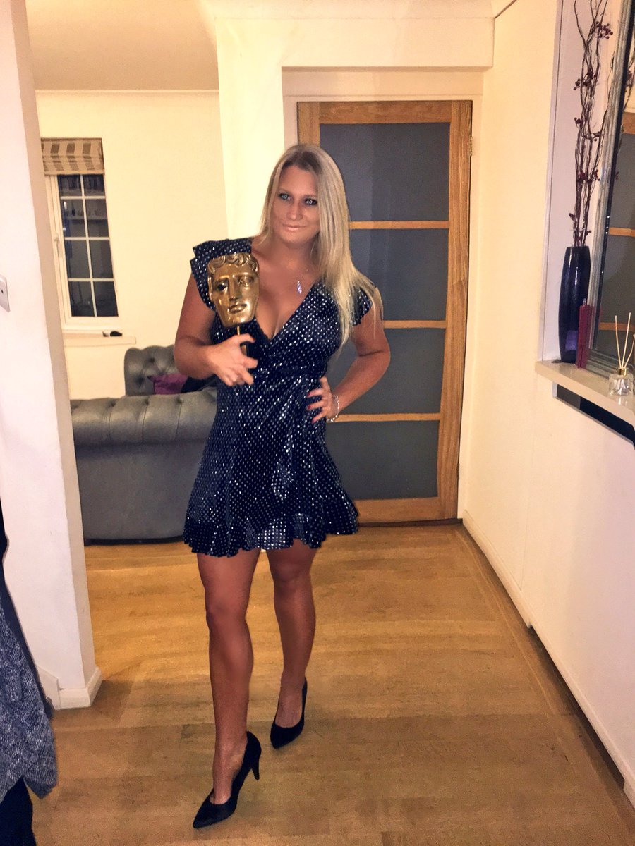 Stephy1985's tweet photo. However on a good note..... I am proud owner of the Sky Sports golf BAFTA over the christmas period so naturally had to get some pics.. @TheOpen  #BAFTA #TheOpen #lovemyteam https://t.co/e8L6hvYv2h