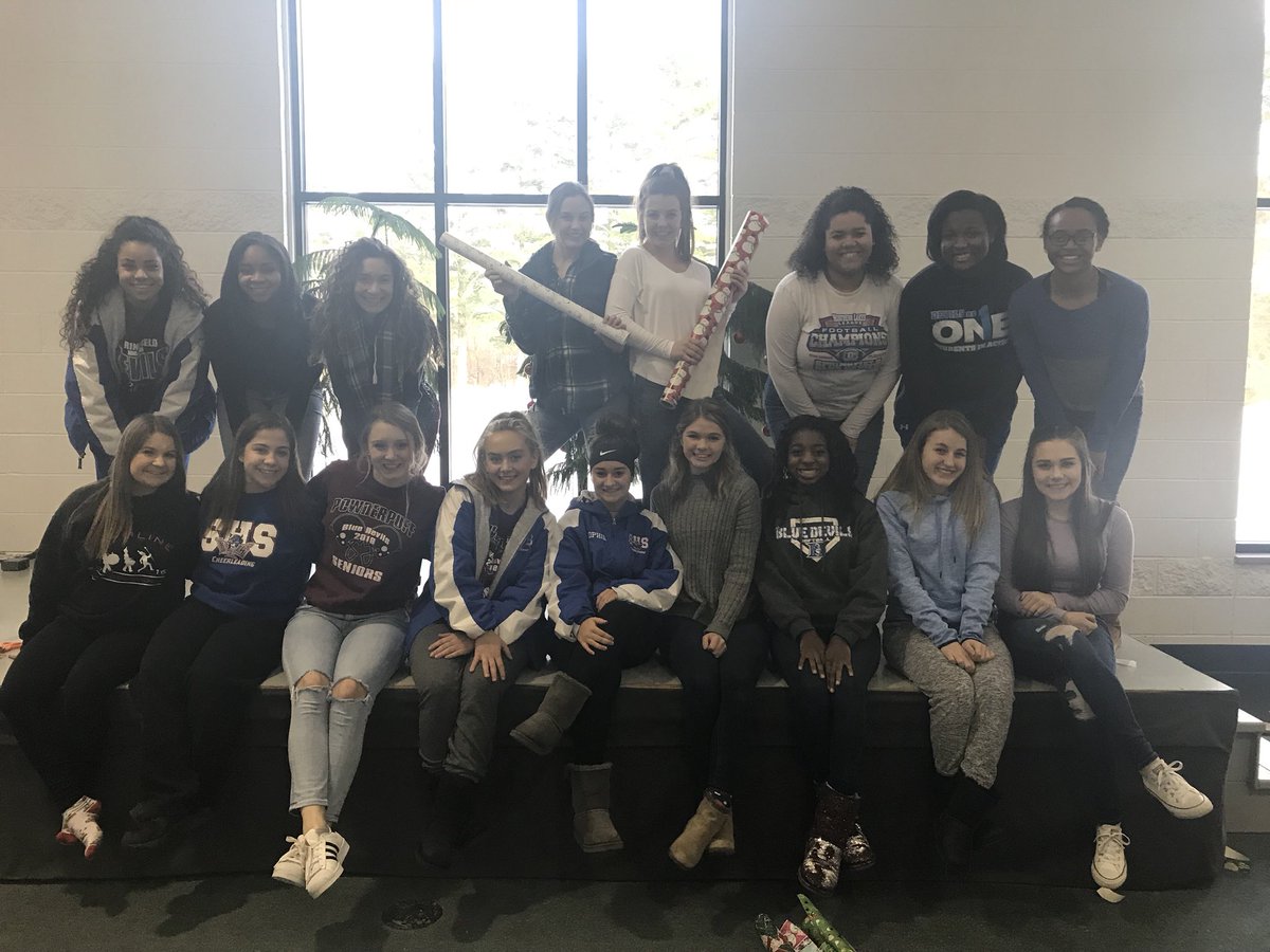 CheerDevilsSHS's tweet photo. Cheerdevils helping to wrap up some Christmas cheer. #springfieldstrong #cheerdevils https://t.co/nNStu7pUZG