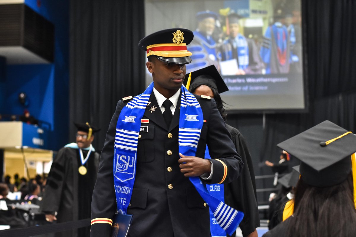JacksonStateU's tweet photo. #JSUGrad17 - From cadets to 2nd lieutenants: Army ROTC salutes 8 at commissioning, pinning ceremony https://t.co/LyiaVykSSO https://t.co/q56Yc6lst2