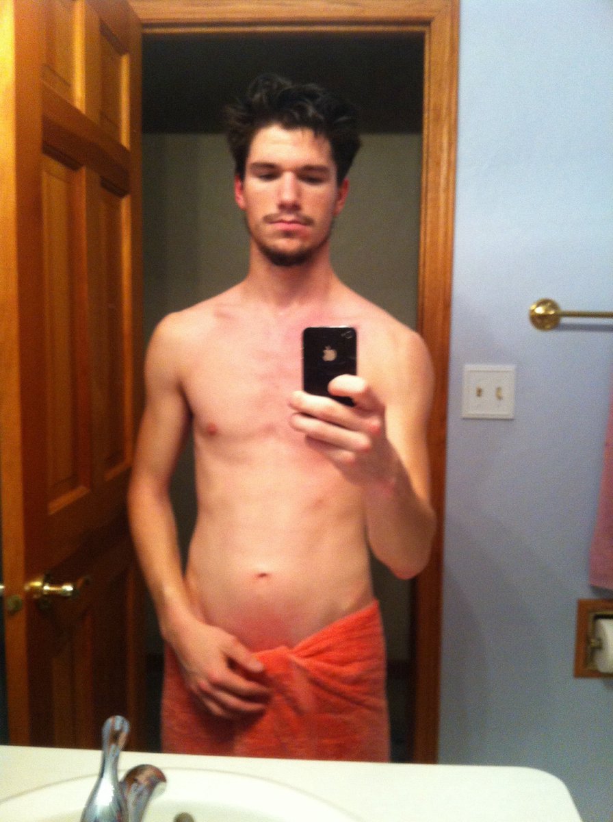 gone4ever41's tweet photo. Damn I look good https://t.co/P5m5H8o16q