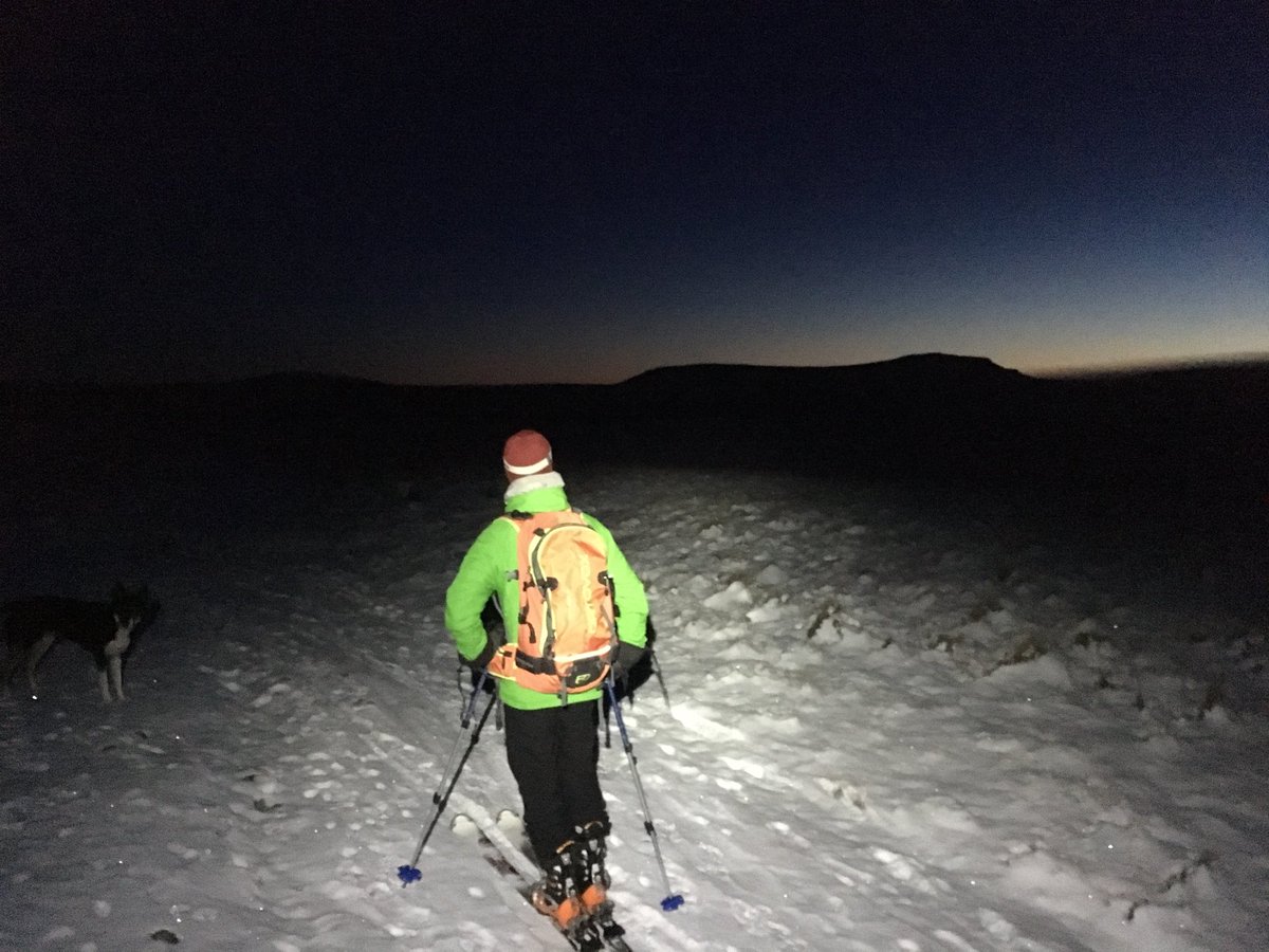 #YorkshireDales sunrise ski on Monday. <a href="/YDS35/">yds35</a> <a href="/yorkshire_dales/">Yorkshire Dales National Park</a> <a href="/3PeaksYorkshire/">Yorkshire 3 Peaks</a>