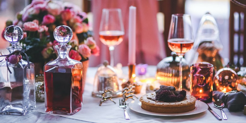 Piggeeback's tweet photo. You might have gotten out of hosting Thanksgiving, but Christmas is a different story! Is your home ready?

Flatware, cookware, glassware...we have all the "wears" just for you. Make your Christmas party the talk of the town. 
https://t.co/9OQvcGzwVy https://t.co/yzVeFcznxt