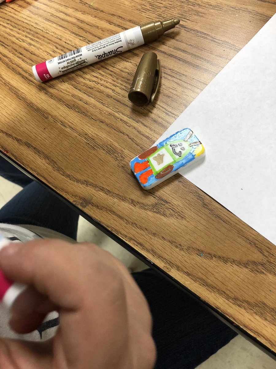 Wy_ArtisLife's tweet photo. Loved making #joybots with Gadget girls today! Thanks for letting me learn with you guys today. This would be fun with the teachers @LillyJensby #huffmanpyp #tabchat #k12artchat #pisdcreatesart https://t.co/PaJ2DevTfM