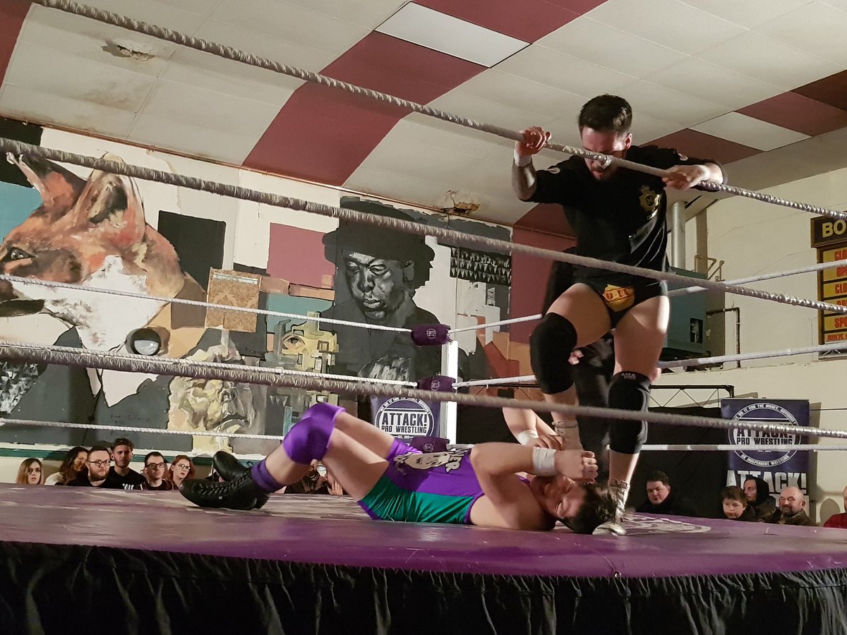 PhilJones77's tweet photo. 5 - @NoFunDunne beat @MrOliverSudden
@ATTACKWrestling #FestiveNightThrows https://t.co/tnZh0yuHGe