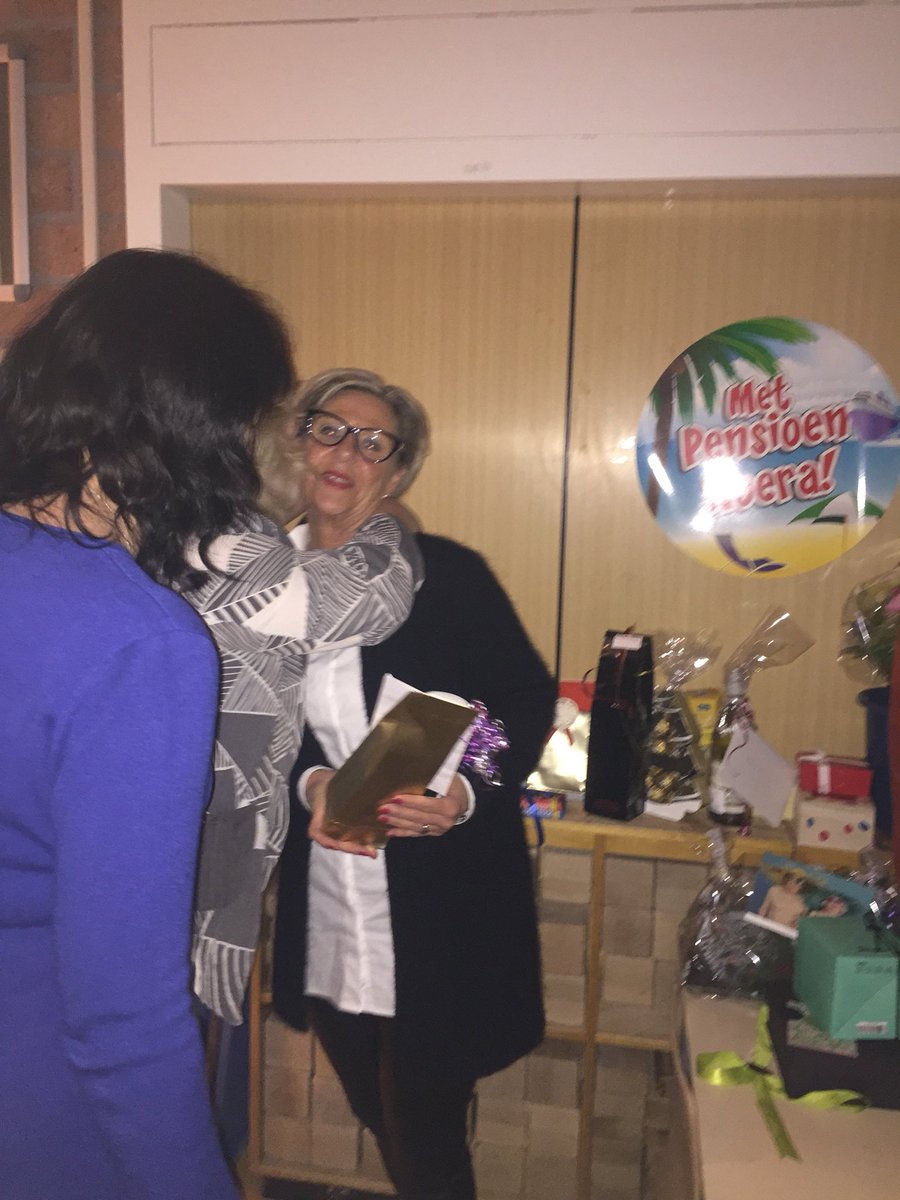 De_Keerkring's tweet photo. Wij namen vandaag afscheid van juf Carla, onze ervaren, enthousiaste, gedreven, etc. Intern begeleider. Na 41 jaar, waarvan de laatste 5 jaar bij ons op De Keerkring, gewerkt te hebben in het onderwijs gaat zij met pensioen! https://t.co/TvjI8U5euT