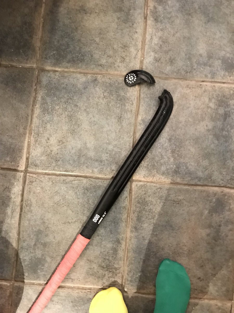 Adamveitch2Adam's tweet photo. @oakley_hockey stick 3 months old and no replacement offered, fuming!!! https://t.co/vi5V8ZN73j