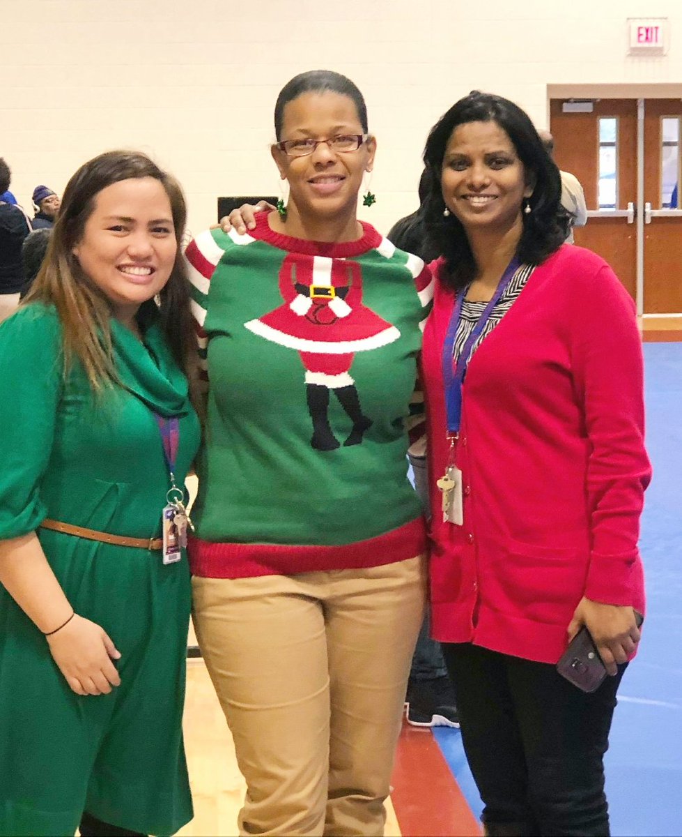 Novena007's tweet photo. So very ready for Christmas!! #christmascolors #WAPerryMS https://t.co/Vyu0LtzJBs
