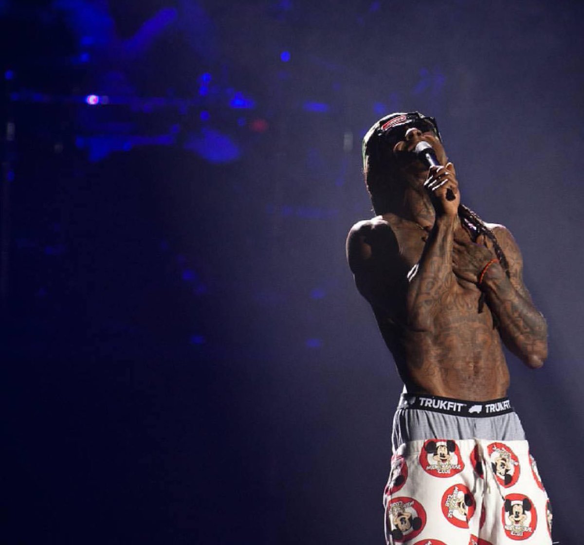 Weezy Fanatix tweet media