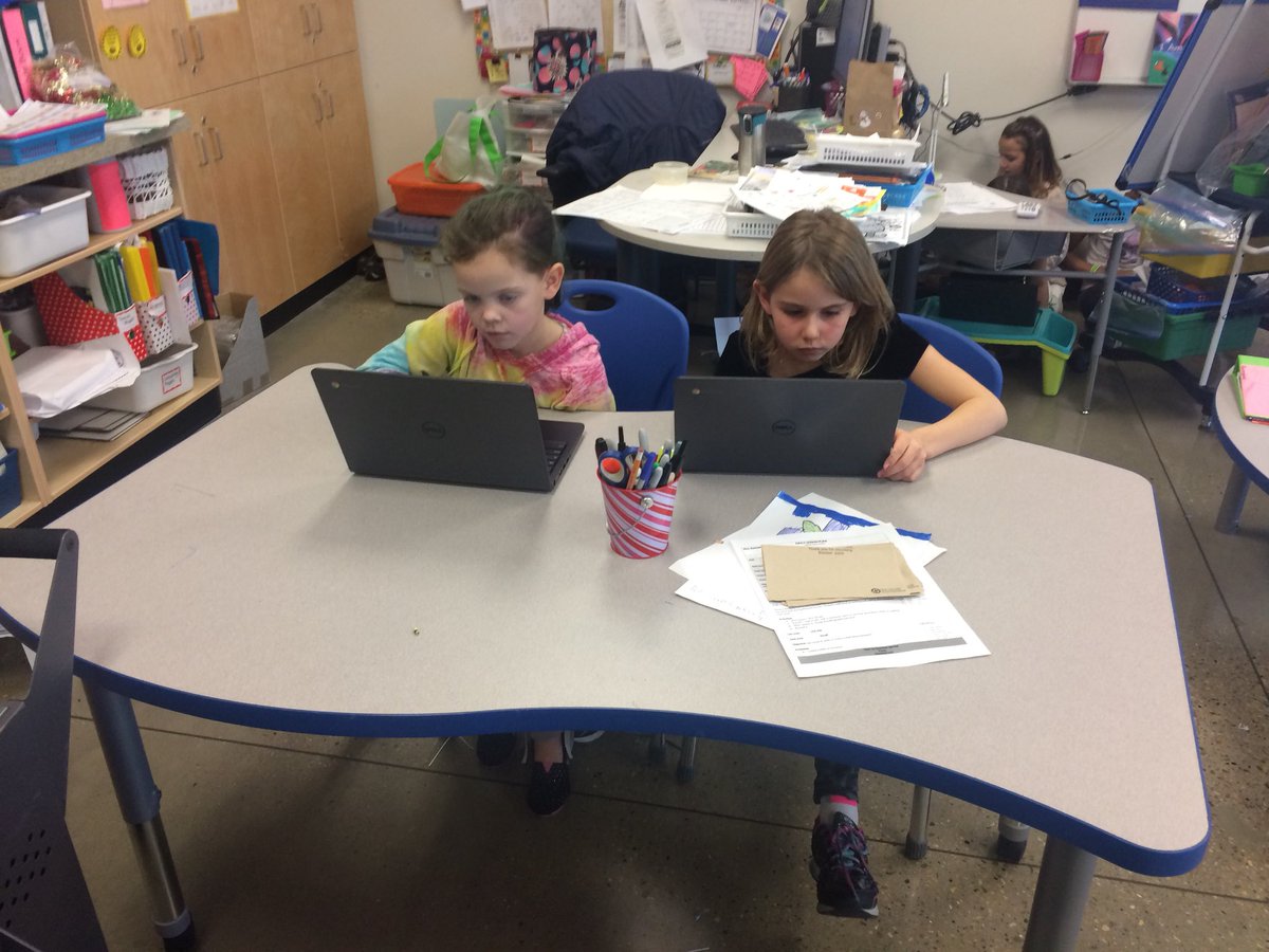 eva_r26's tweet photo. Grade 2s doing research on the chrome books about Nunavut. https://t.co/VLEF33PXZL