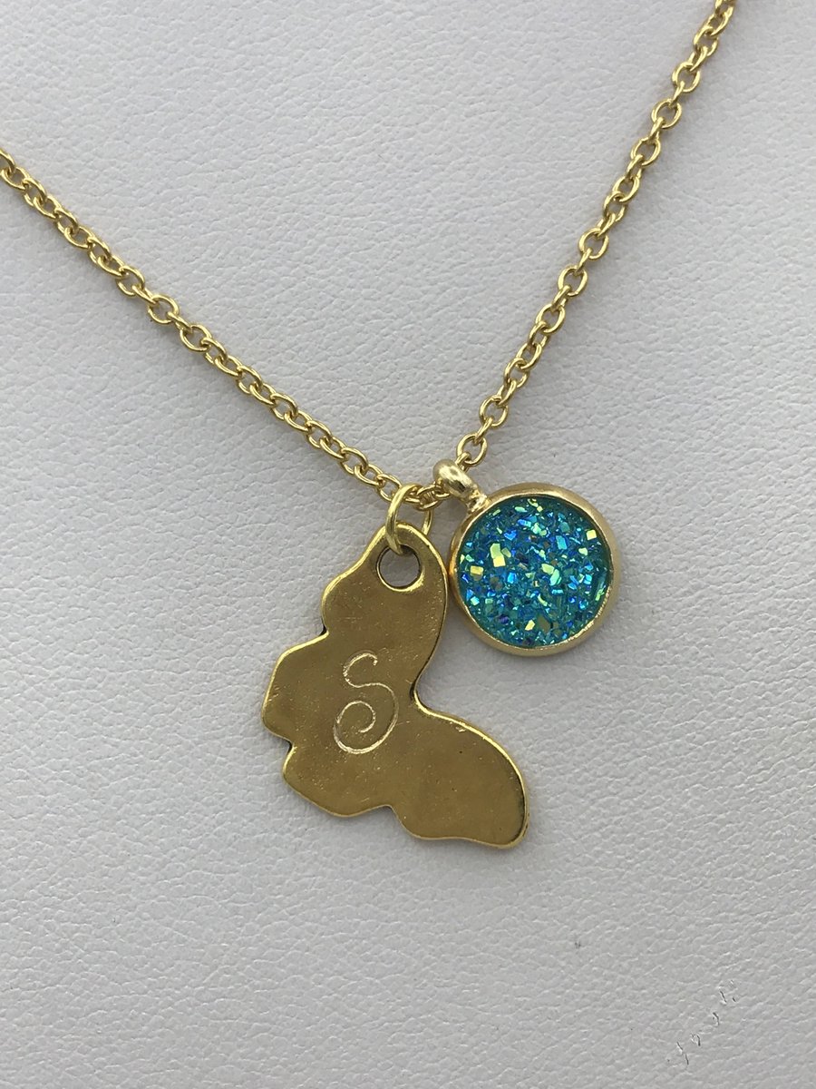 sheilasattic's tweet image. Beautiful Butterfly Initial with druzy, druzy necklace, butter… tuppu.net/26492625 #Bridesmaidgifts #WhiteDruzy