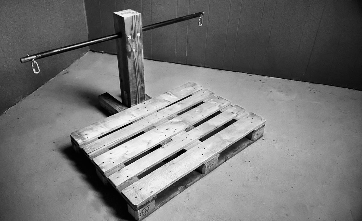 PhilKPhotog's tweet photo. Finished worked on a little project last night. Partly for my #dirtyshow art piece and partly for the #fun of having #dungeon furniture at my friend place for all her #bdsm needs.

Now to finish the rest for my #EroticArt piece.
#dirtyshow19 #dirtydetroit https://t.co/REUleLStC4