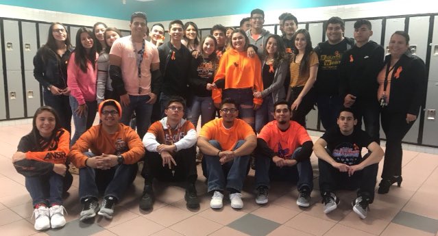 Ruben_g43's tweet photo. #prayforaztec #thoughtfulthursday @OnateStuco 🧡🖤🧡🖤 https://t.co/Zx2jmNGD5F
