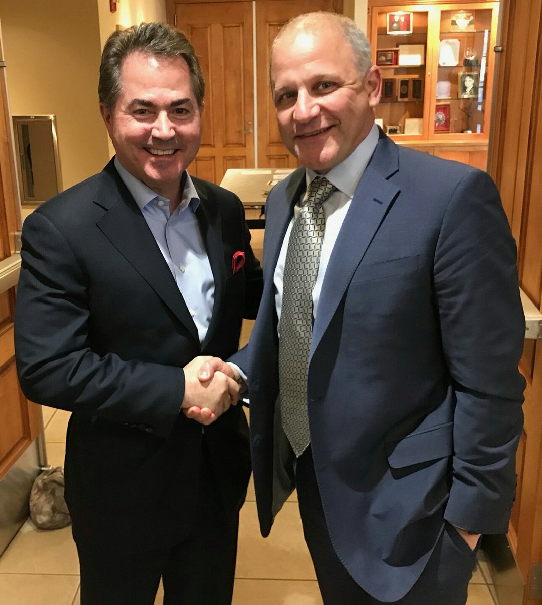 SteveSisolak's tweet photo. .@UNLV President @lenjessup and @RAIDERS President Mark Badain make a great team and are great partners. Thank you! https://t.co/mZqwkmH95R