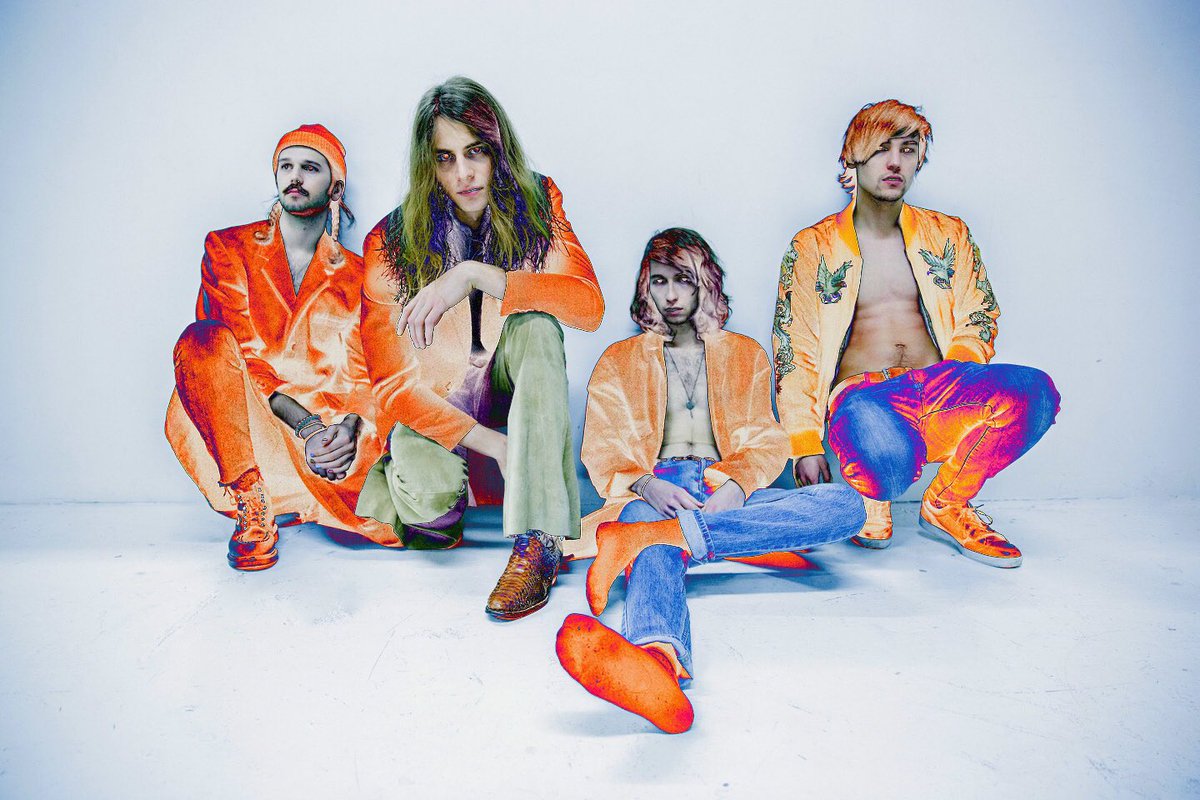 cavernsofficial's tweet photo. Come see us 6PM this Sunday at @MercuryLoungeNY 💥w/ the homies @uprightmanmusic - 📸: @sloanemorrison #caverns https://t.co/icBDuCZHNM