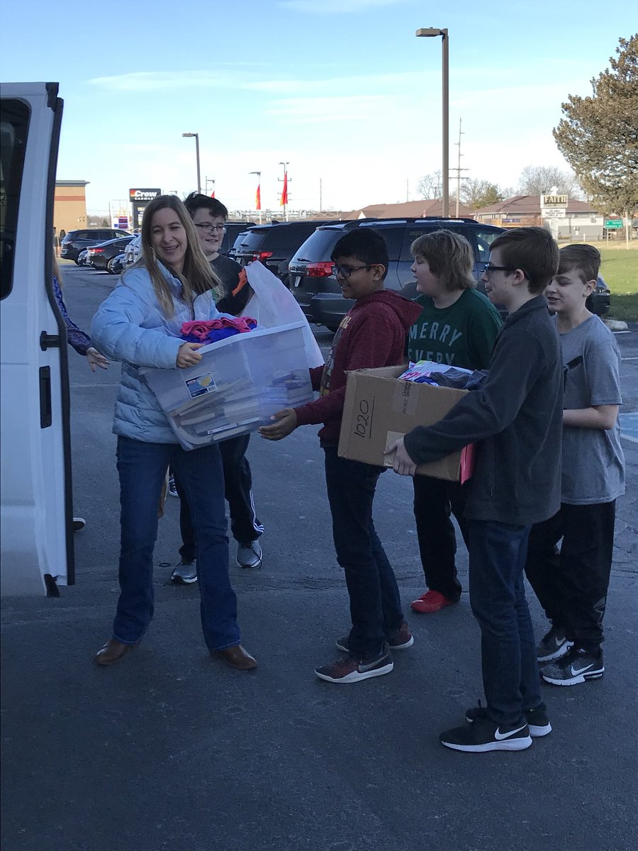jennigullion's tweet photo. It is truly better to give than to receive! My students lived that today as they gave @FamilyPromiseHC a donation of $, books, & clothes—the result of a drive/fundraiser they coordinated. Thx to Ms. Jones’s class for their work in this project, too! #iamsouth #sixstandards https://t.co/MHp66mfeRy