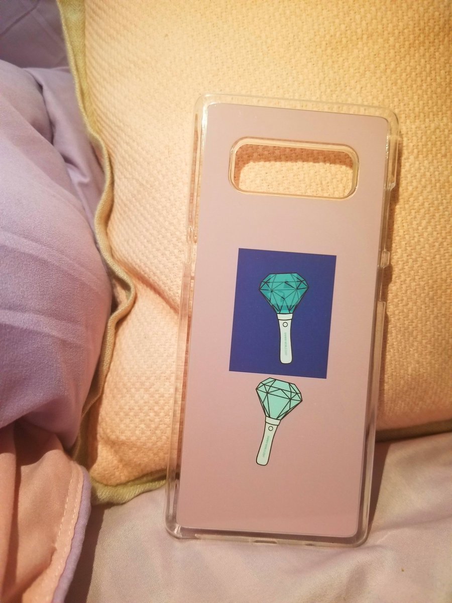 auroromo's tweet photo. Thank you @DaebakCases printing came out amazing ❤ first case design I've ever made 😶 not that great but I'll continue to work harder~ 
#SHINee #shineeworld 🤗 https://t.co/EJmpO84X8V